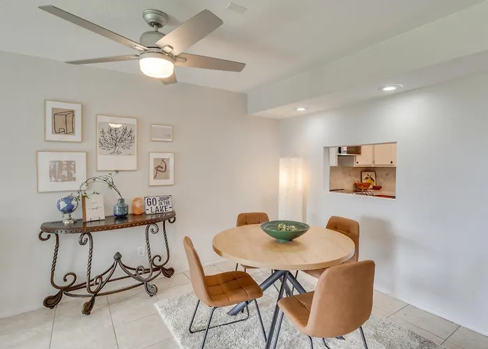 < 2 Mi To London Bridge: Chic W/ Pool Access Ferienhaus *