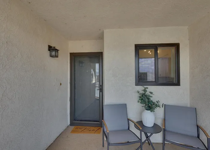 < 2 Mi To London Bridge: Chic W/ Pool Access Ferienhaus